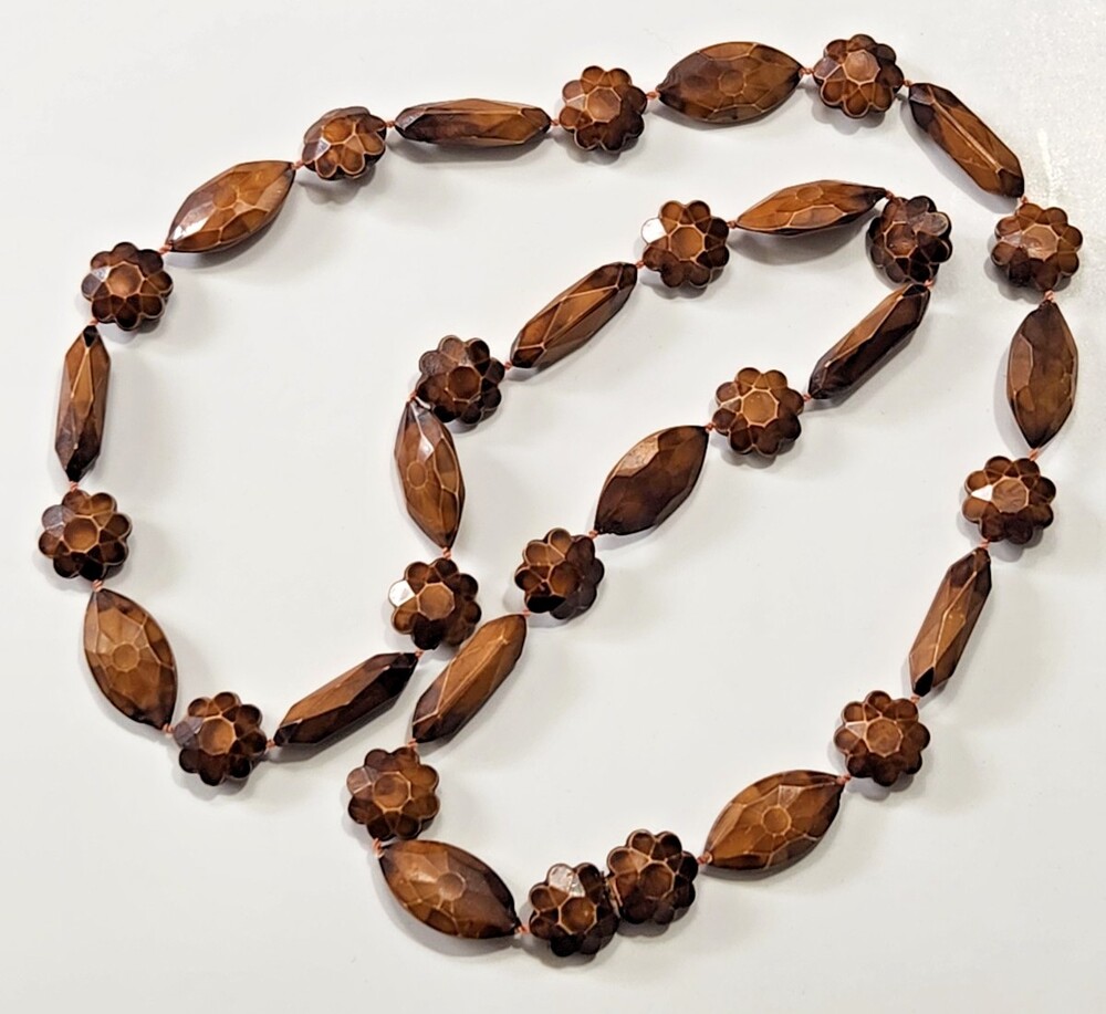 Vtg 60s Wood Look Faceted Bead Necklace Flower Star Design Hand Knotted Boho